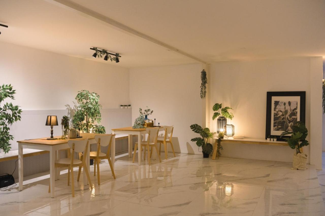 Nap77 Salaya Hotel ภายนอก รูปภาพ