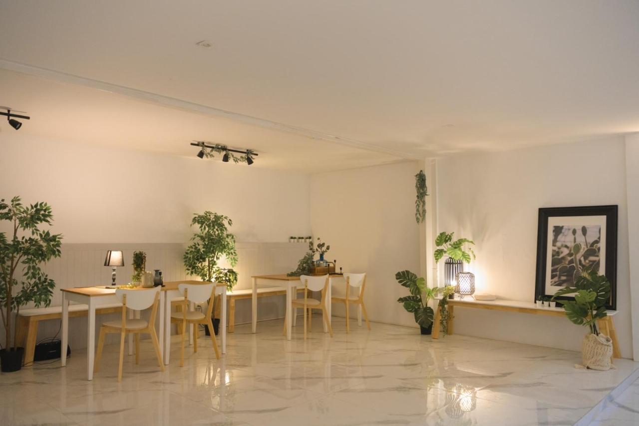 Nap77 Salaya Hotel ภายนอก รูปภาพ